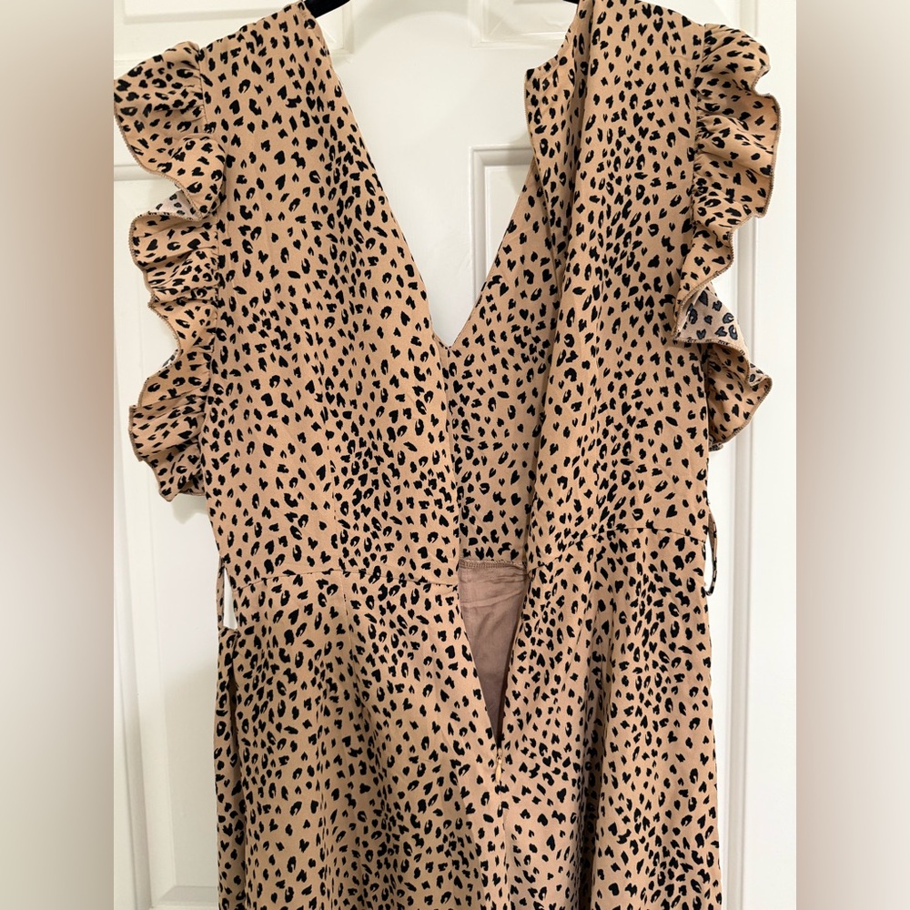 Pink lily leopard printed romper - Picture 9 of 14